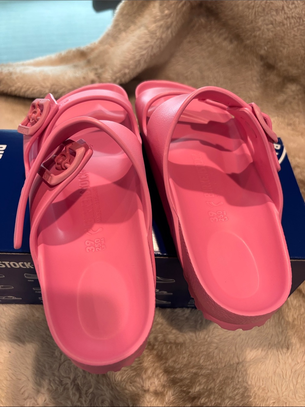 Birkenstock Women’s Narrow Fit Arizona EVA Sandals in Candy Pink size 8/39 - Picture 4 of 6